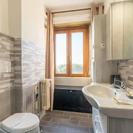 A 100m Dal Tram Gordiani House